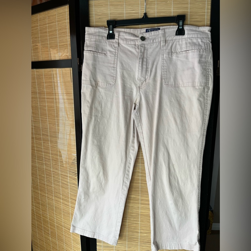 Capri pants